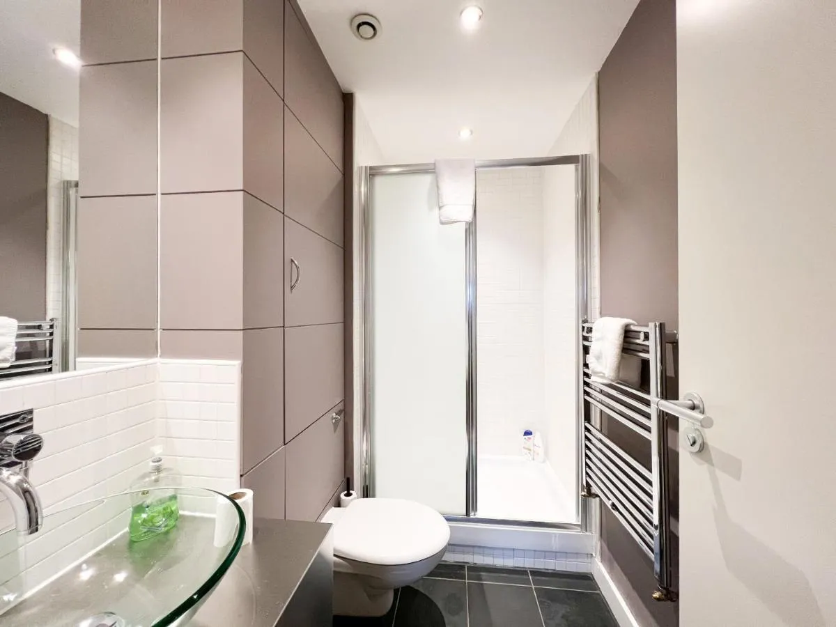 Image 2 of Lovely two bed apartment in Finnieston