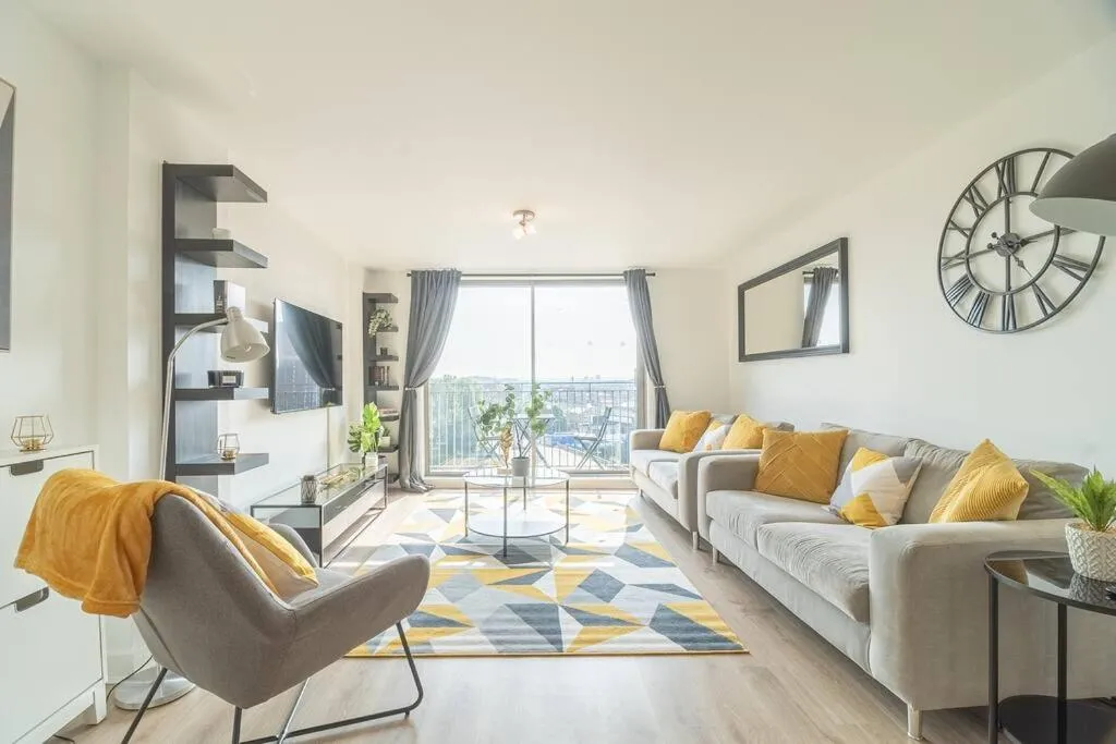 Image of Luxury Riverview City Centre Apartment 2