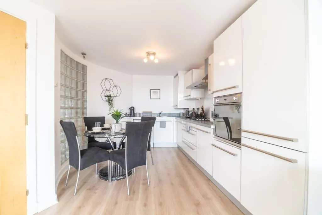 Image 3 of Luxury Riverview City Centre Apartment 2
