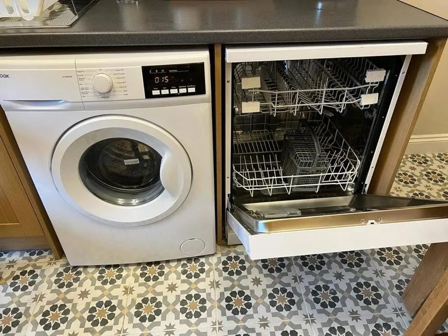 Image 2 of Luxury Victorian spacious flat