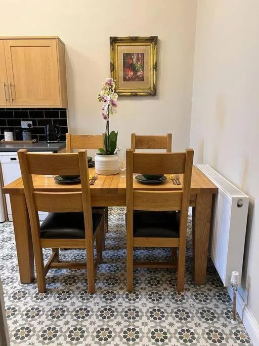 Image 5 of Luxury Victorian spacious flat