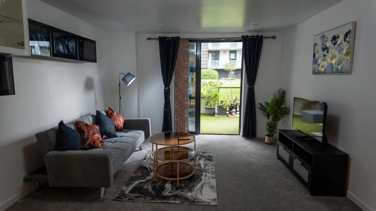 Image 4 of Meadowside Quay 2BR Luxurious Apartment