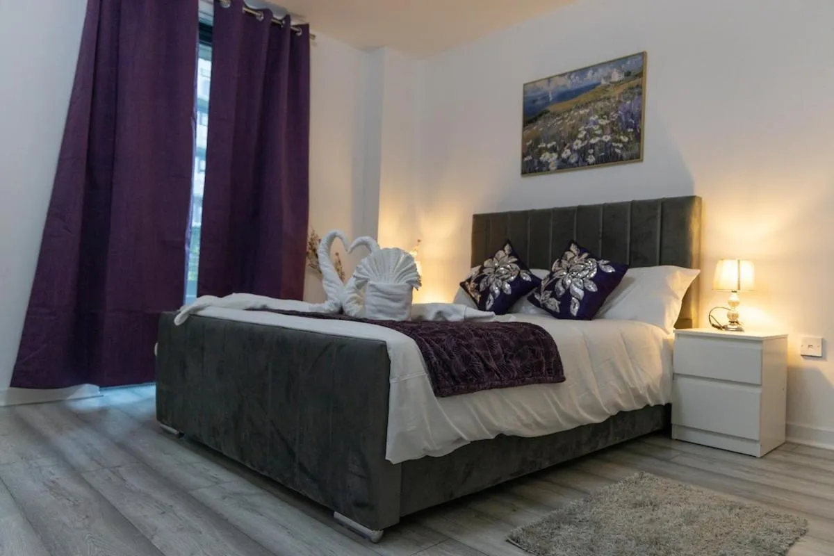 Image 6 of Meadowside Quay 2BR Luxurious Apartment