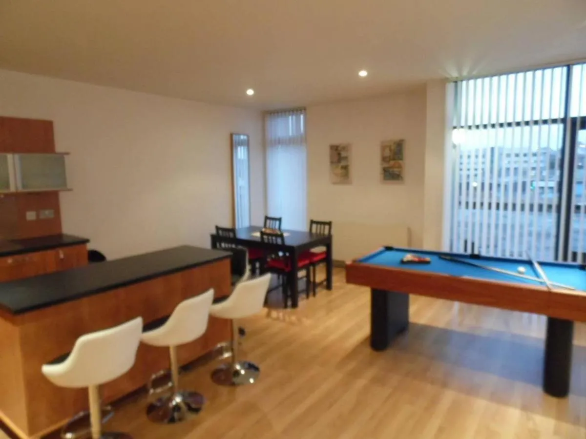 Image 4 of Modern 2-bedroom Apt near SSE Hydro and SEC