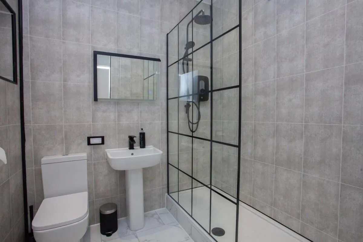 Image 6 of Newly Renovated City Apartment