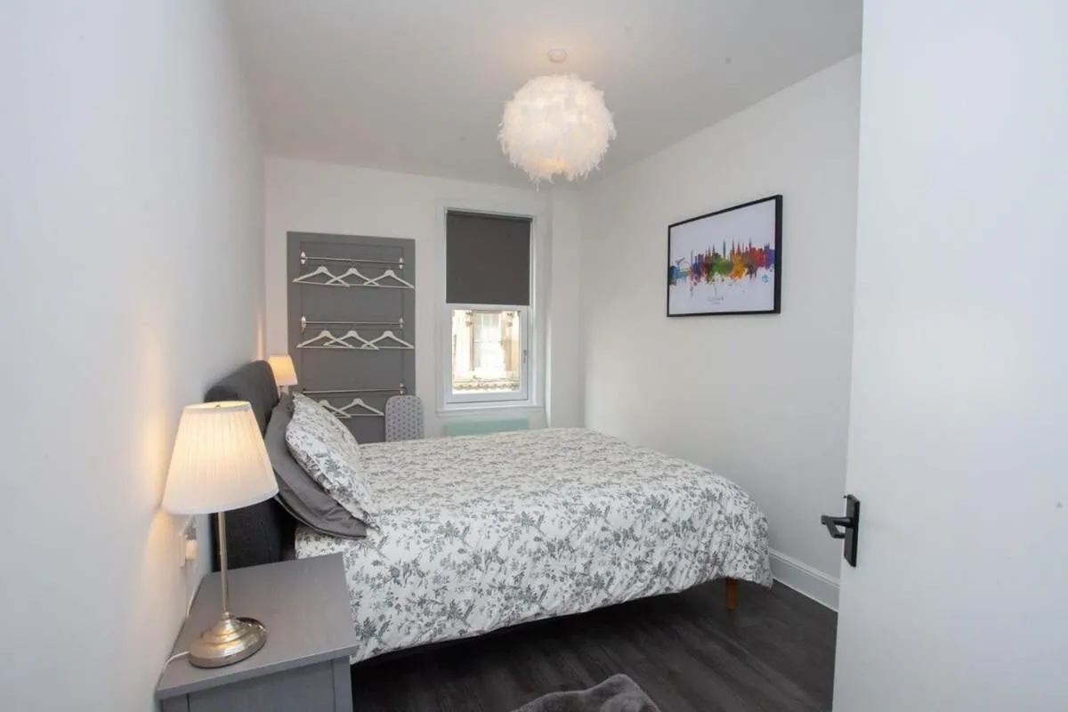 Image 5 of Newly Renovated City Apartment