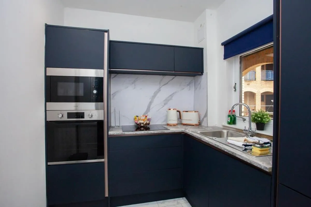 Image 3 of Newly Renovated City Apartment