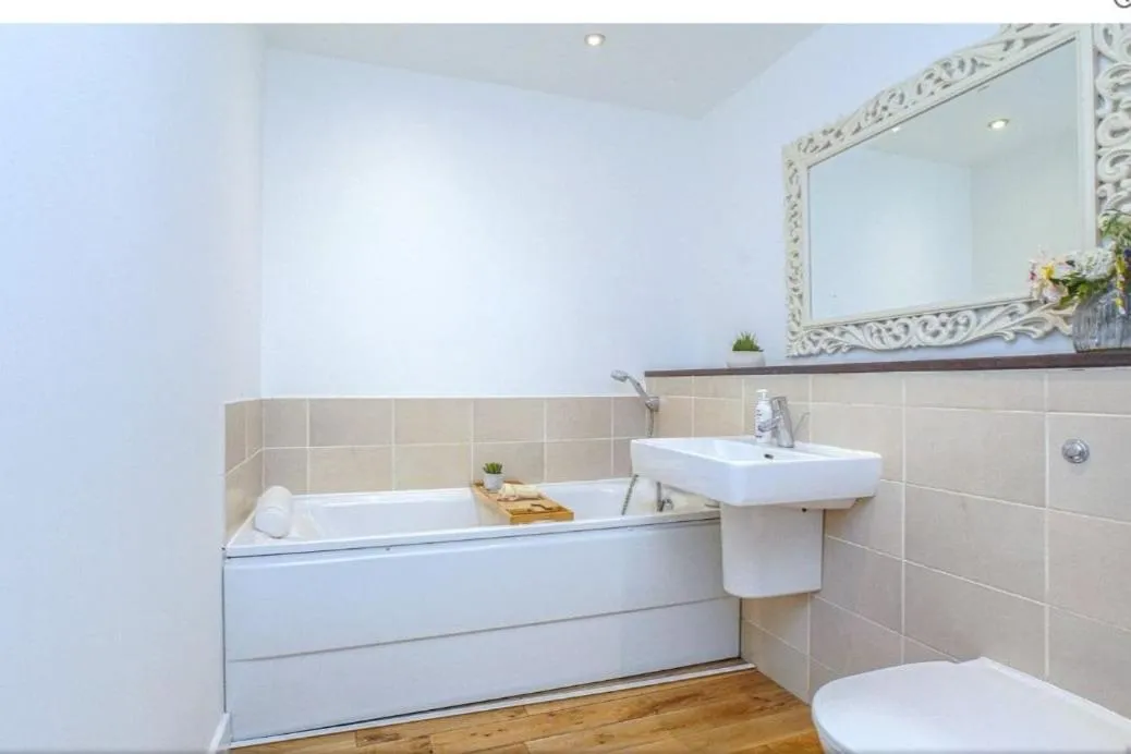 Image 2 of Oswald Apartment – Glasgow City Centre