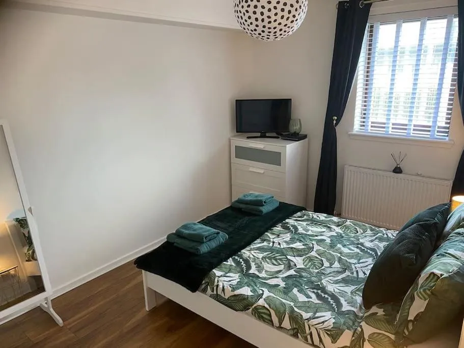 Image 5 of Perfectly situated luxury 2 bedroom apartment