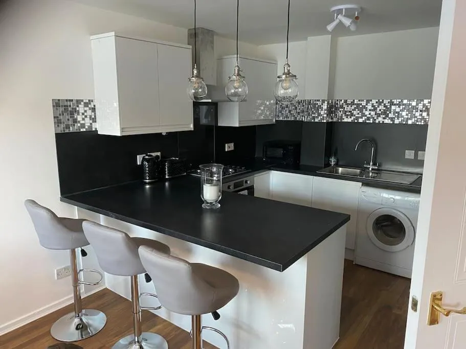 Image 2 of Perfectly situated luxury 2 bedroom apartment