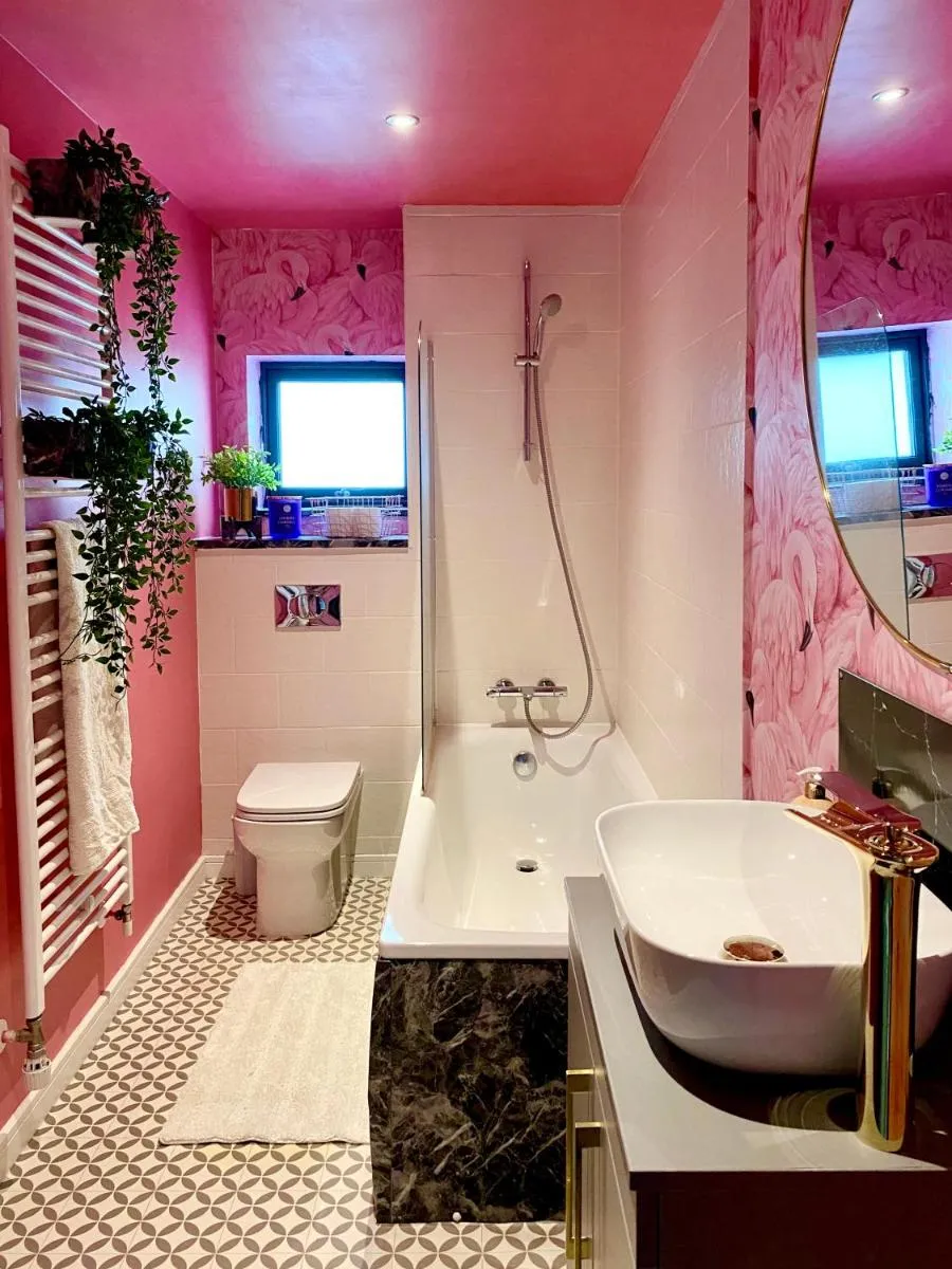 Image 3 of Private Bedroom & Bathroom with Amazing View in Quirky Townhouse