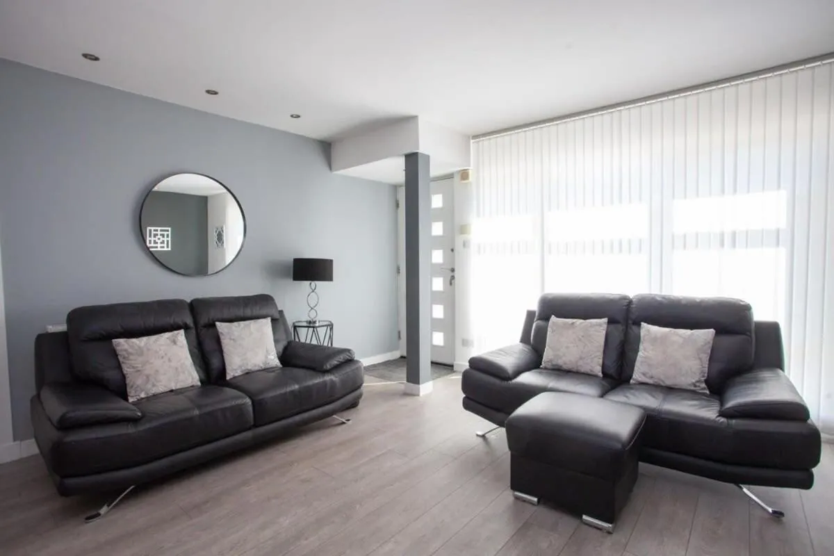 Image 1 of Southside Flat with Private Garden!