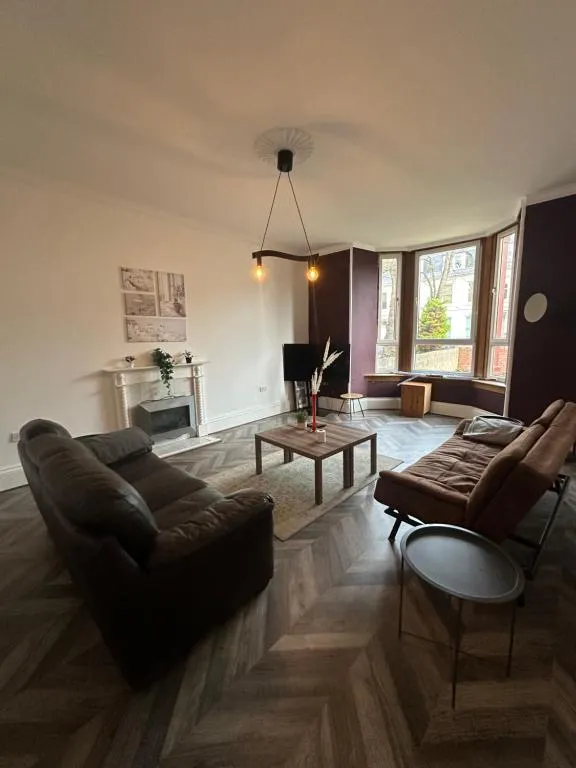 Image of Spacious 5 Bedroom House Close to Central West End