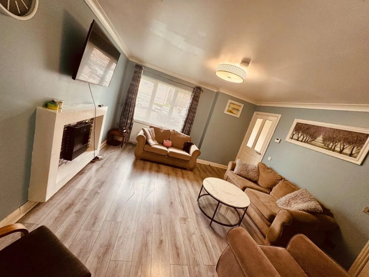 Image 2 of This guest house not ready please don t book me