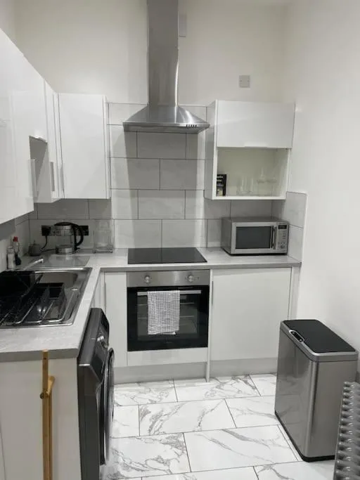 Image 3 of Top Floor West End Apartment – Partick, Glasgow