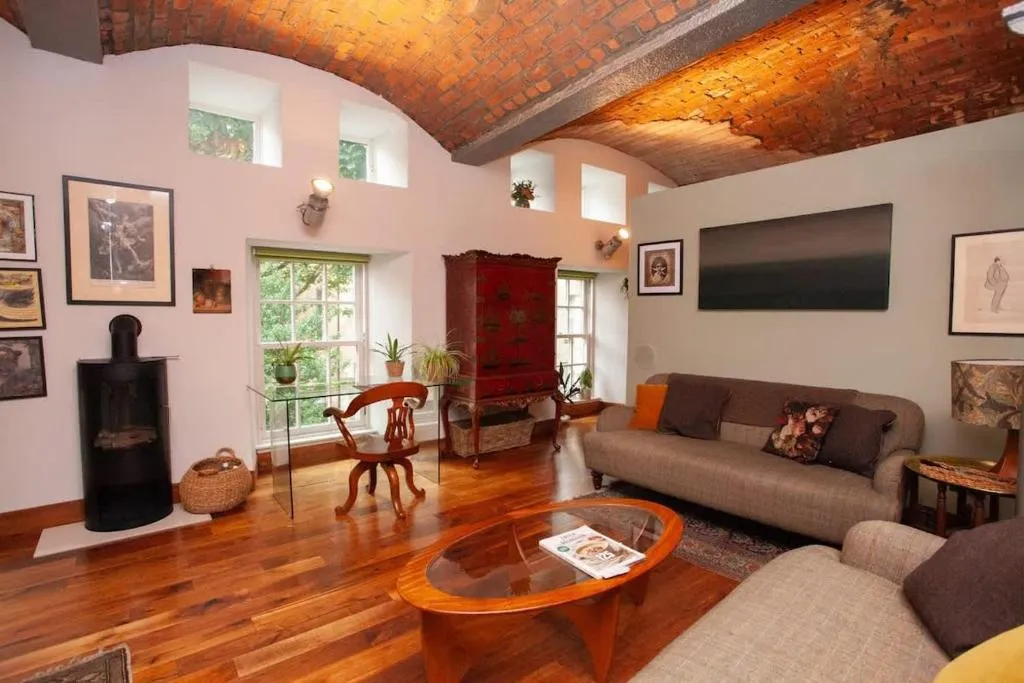 Image of Unique House in Park District