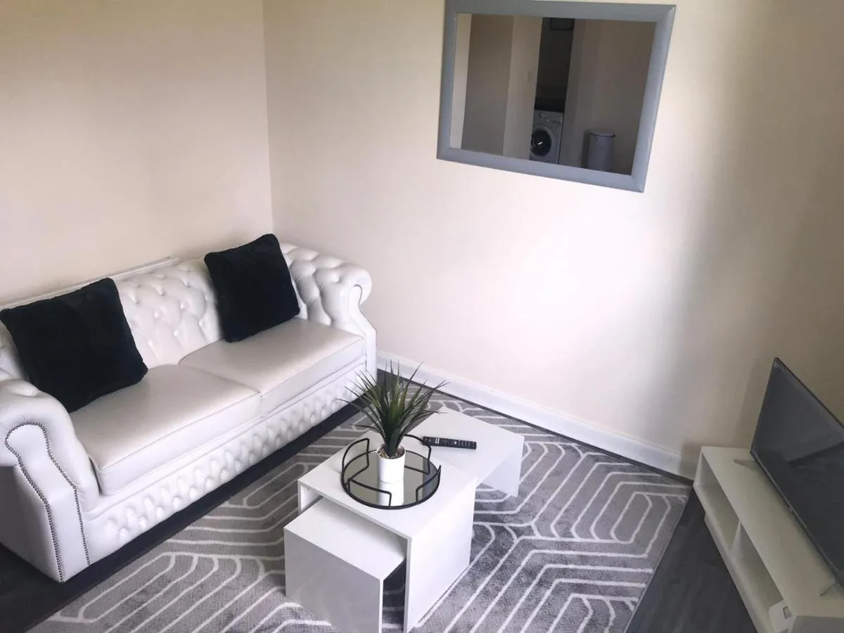 Image 2 of Vogue Apartments