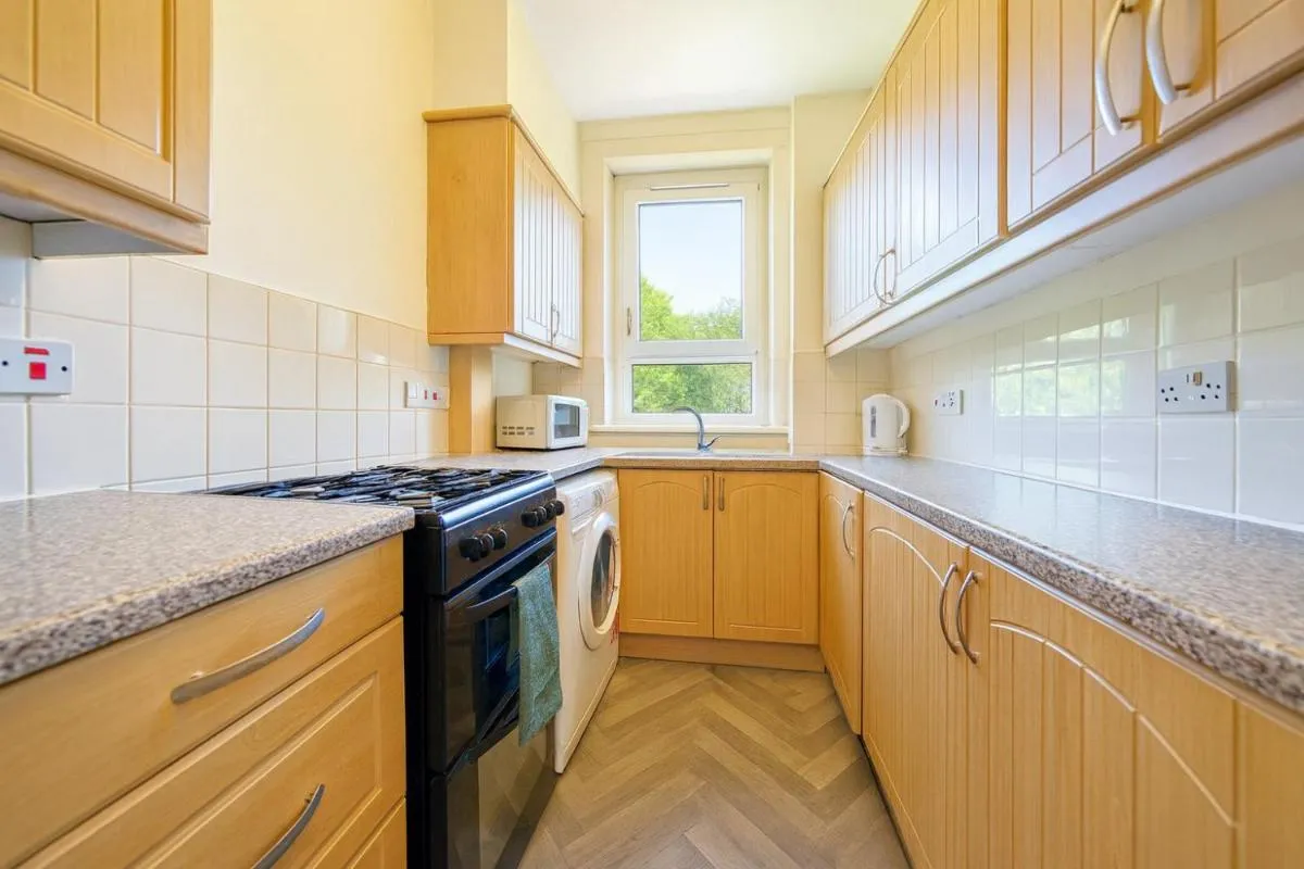 Image 5 of Walk to Hydro and SEC Modern 3BR Free Parking